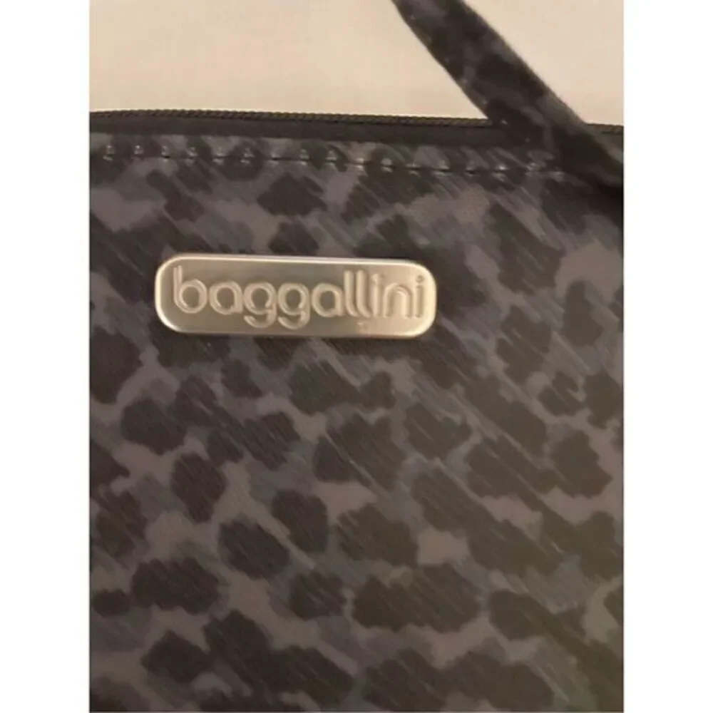 Baggallini Wrislet